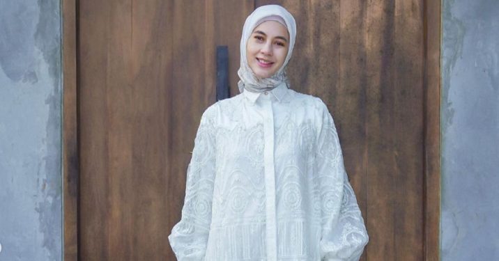 Setelah Ibadah Umroh, Paula Verhoeven Mantap Berhijab