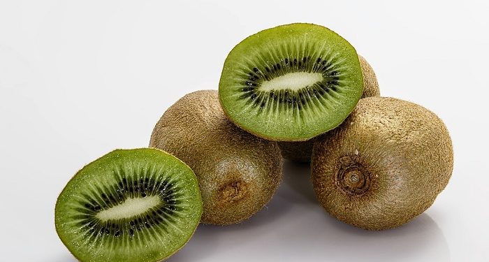 Konsumsi Rutin Buah Kiwi, Kulit Kamu bisa Lebih Terlihat Awet Muda