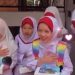 Keceriaan Siswa SD JISc dapat Hampers Lebaran dari Mam Fifi