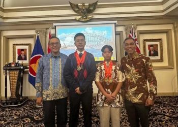 Berprestasi, Dua Pelajar Indonesia Raih Medali Emas pada Ajang Internasional