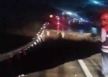 Gerusan Air Akibat Curah Hujan Tinggi, Jalan Tol Bogor-Ciawi-Sukabumi (Bocimi) Mengalami Longsor