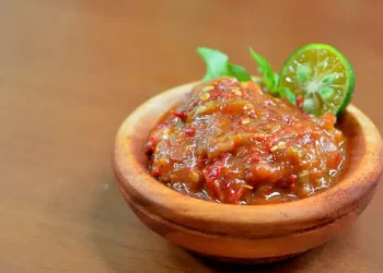 5 Tips Membuat Sambal Tomat yang Tahan Lama dan Enak
