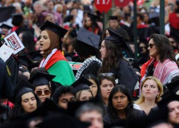 Mahasiswa Menyuarakan Dukungan Atas Palestina Saat Berlangsung Wisuda di Harvard