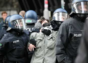 Ditinju, Dicekik, Ditendang: Polisi Jerman Menindak Protes Mahasiswa Pendukung Palestina