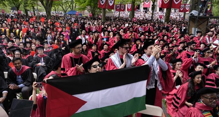 Harvard Tahan Ijazah 13 Mahasiswa yang Bela Palestina, Ratusan Wisudawan Walk Out dari Gedung Wisuda