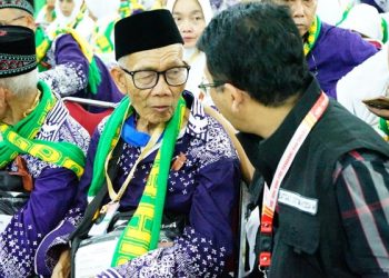 Kisah Seorang Kakek Berangkat Haji Setelah Sisihkan Gaji 15 Ribu Selama 12 Tahun