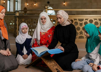 Ilmu dan Amal Harus Jalan Secara Bersamaan