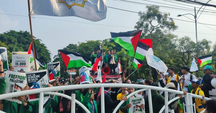 Mahasiswa Bekasi Gelar Aksi Bela Palestina di Depan DPRD Kota Bekasi