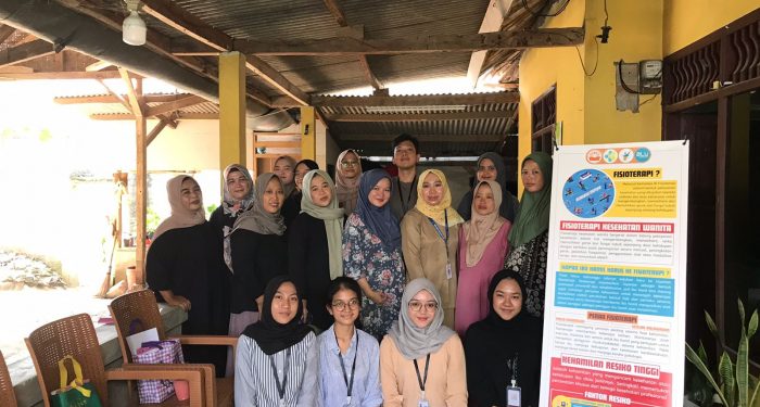 Mahasiswa Fisioterapi Kemenkes Jakarta III Edukasi Perbaikan Postur Para Ibu Hamil di Desa Nambo