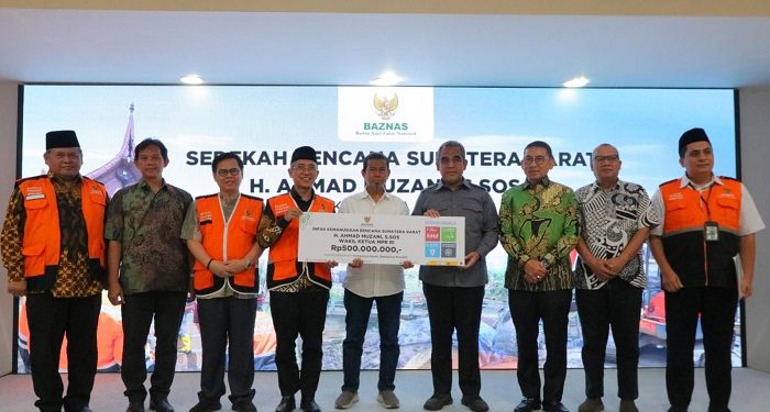 Wakil Ketua MPR RI Ahmad Muzani Serahkan Bantuan Korban Banjir Bandang Sumbar Melalui BAZNAS