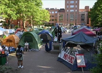 Anggota Kongres Amerika Serikat Mendukung Pengunjuk Rasa Pro-Palestina di Universitas
