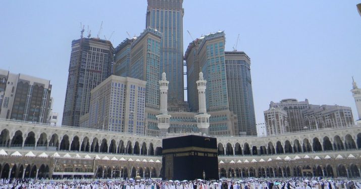 Apakah Seorang Wanita Wajib Umroh Ditemani Mahramnya?