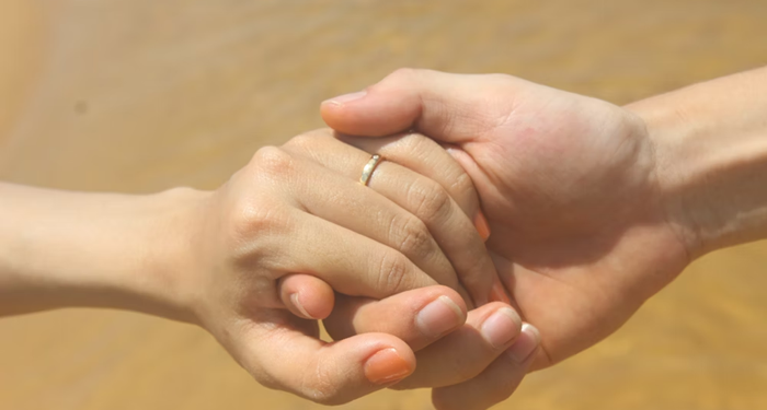 Keshalehan Pasangan Menentukan Kebahagiaan