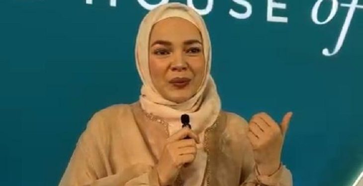 Dewi Sandra Gunakan Produk Kecantikan Halal, Wardah jadi Pondasi yang Sangat Kuat