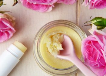 Berhenti Kebiasaan Menggigit Bibir, Berikut Lima Cara Merawat Bibir Secara Alami