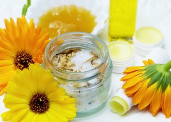 Tampak Lebih Cerah, Lima Cara Menghilangkan Bibir Hitam