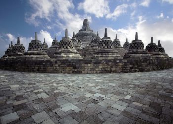 Resensi Buku Candi Borobudur Peninggalan Nabi Sulaiman