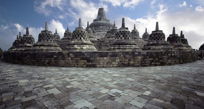 Resensi Buku Candi Borobudur Peninggalan Nabi Sulaiman