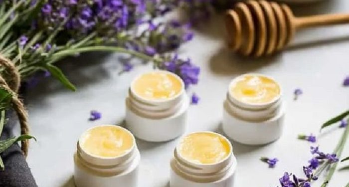 Proteksi dari Sinar Matahari, Simak Manfaat Lip Balm untuk Bibir Kamu