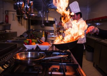 Teknik Flambe Tidak Harus Pakai Alkohol, Begini Caranya