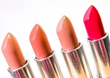 Cara Menggunakan Lipstik Agar Terlihat Lebih Rapi