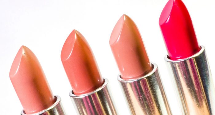 Cara Menggunakan Lipstik Agar Terlihat Lebih Rapi