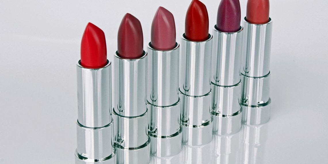 Cara Memilih Lipstik yang Sesuai dengan Warna Kulit