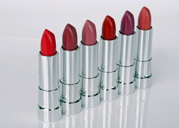 Cara Memilih Lipstik yang Sesuai dengan Warna Kulit