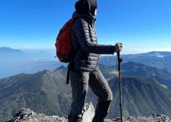 Anti Ribet, Ide Outfit Naik Gunung untuk Pemula