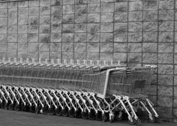 Kiat untuk Tidak Banyak Berbelanja saat Pergi Umroh