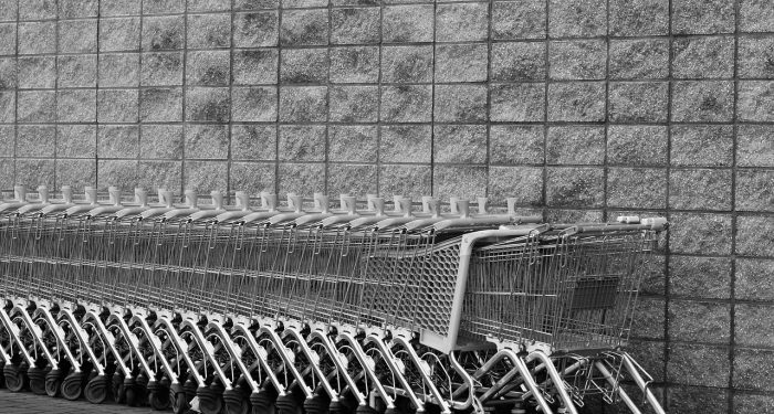 Kiat untuk Tidak Banyak Berbelanja saat Pergi Umroh