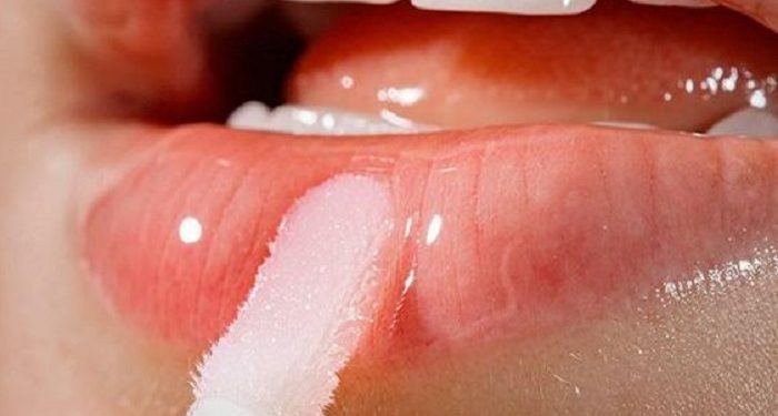 Cara Mudah dan Sederhana Melembapkan Bibir Secara Alami