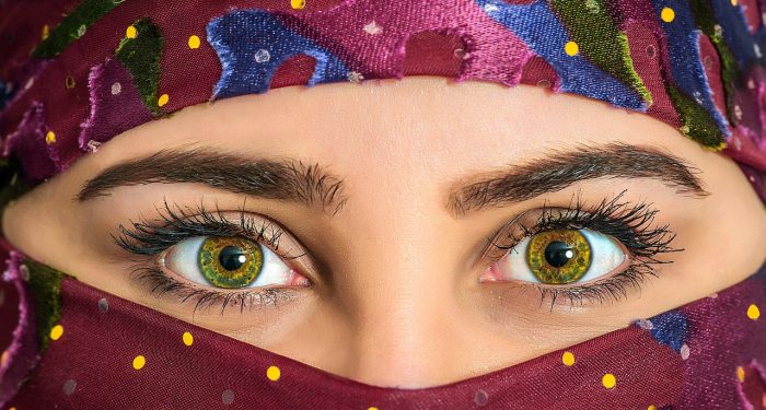 Cara Menebalkan Alis dengan Alami dan Efektif