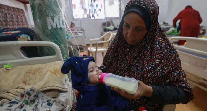 Stok Susu Langka, Anak di Gaza Terpaksa Konsumsi Tepung