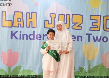 Lulusan TK Jakarta Islamic School Hafal Juz 30, Orangtua Terharu saat Haflah