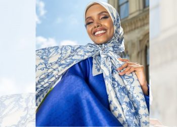 Buttonscarves Menggandeng Supermodel Hijab Pertama di Dunia, Halima Aden Sebagai Ikon “The Crown Series”