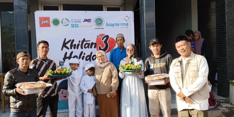 Jufi Adakan Khitan Holiday III di Pesantren Persis Rancabango Garut