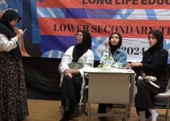 Para Siswi SMP JISc Adakan Theater Hours dengan Tema Long Live Education