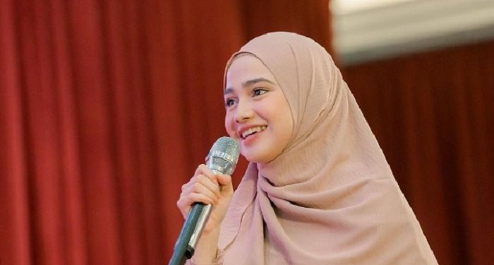 Penampilan Syifa Hadju di Kajian Ustadz Hanan Attaki Jadi Sorotan