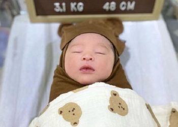 Terlihat Sangat Menggemaskan, Potret Putra Arman Aceh yang Baru Lahir