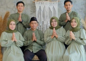 Ide Outfit untuk Foto Bersama Keluarga Tercinta