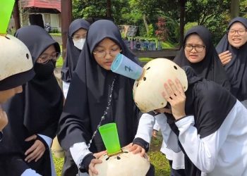 SMP JISc Kelas Satu Menyelenggarakan Outing Program dengan Tema Developing Teamwork and Leadership