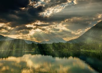 Hawa Diciptakan dari Tulang Rusuk Adam