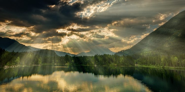 Hawa Diciptakan dari Tulang Rusuk Adam