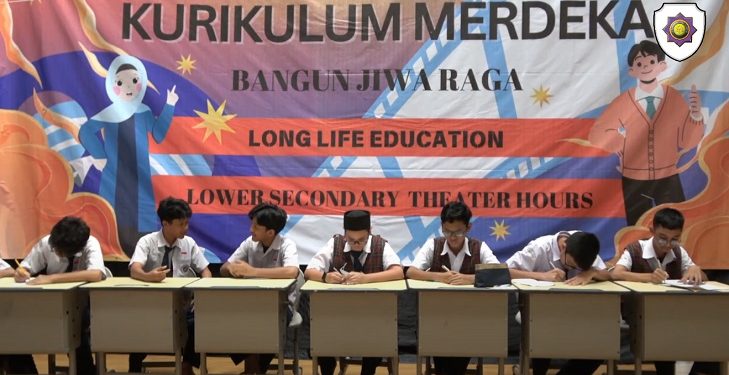 Selebrasi Kurikulum Merdeka, SMP JISc Adakan Theater Hours Khusus Siswa Laki-Laki Kelas Dua