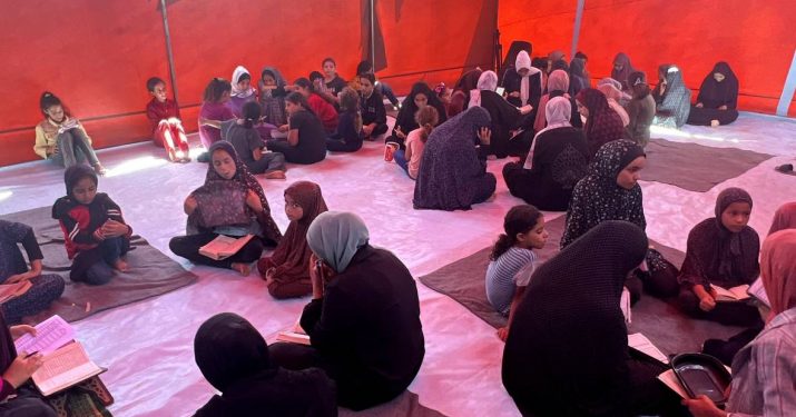 Wanita Palestina Mempertahankan Iman Mereka di Tengah Perang (1)