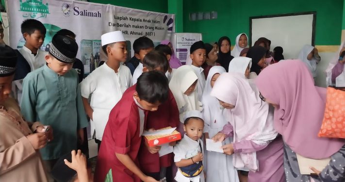 Peringati Hari Anak di Bulan Muharram, Salimah Desa Rawapanjang Adakan Santunan dan Khitan Gratis