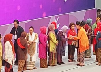 Salimah Terima Anugerah Kategori Ekonomi di Puncak Peringatan Hari Kebaya 2024