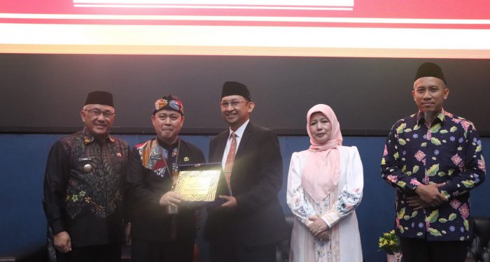 Pemkot Depok dan Bogor Raih Penghargaan Kota Ramah Keluarga