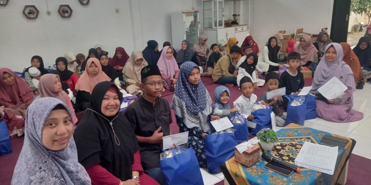 Sambut Awal Hijriah, Salimah Kota Blitar Beri Santunan Yatim